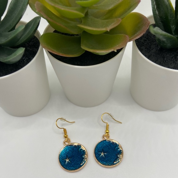 ⭐️Blue Plated Enamel Star Celestial Drop Earrings⭐️ - Picture 5 of 6